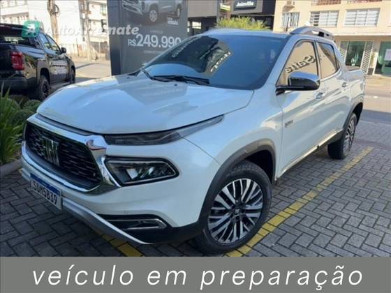FIAT TORO 2.2 TURBO DIESEL RANCH 4WD AT9 FIAT TORO 2.2 TURBO DIESEL RANCH 4WD AT9